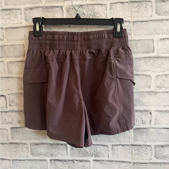 Women’s AVIA dark purple athletic pull on drawstring cargo shorts Small - Picture 2 of 3